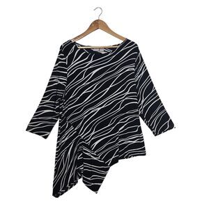 Chico's Travelers Tunic Top sz L Dark Blue White Zebra Print Asymmetrical